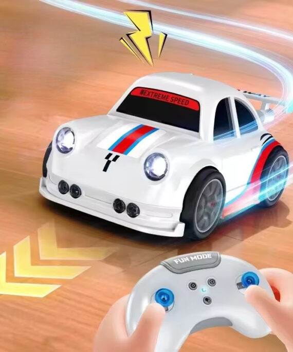 Interaktiv fjernstyrt bil med flere driftsmoduser