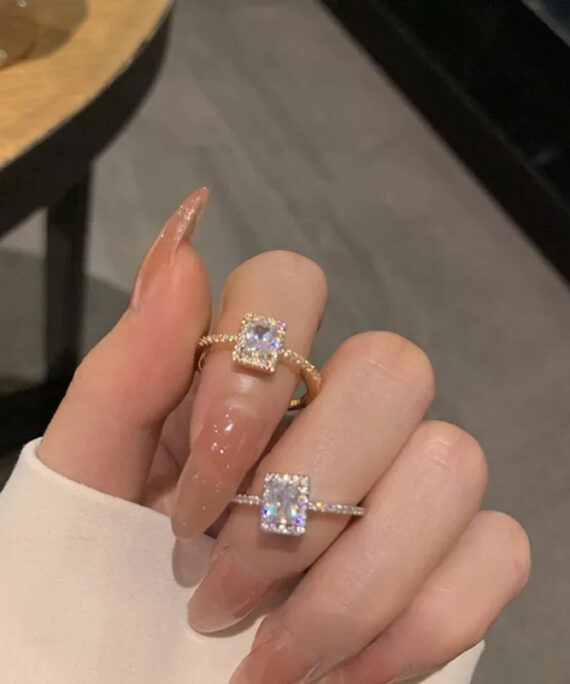 Firkantet zirkonring uten innfatning