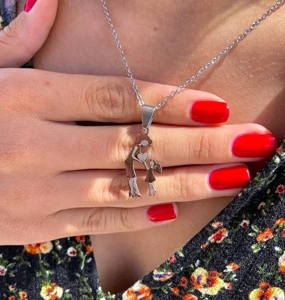 Halsband med mamma och barn