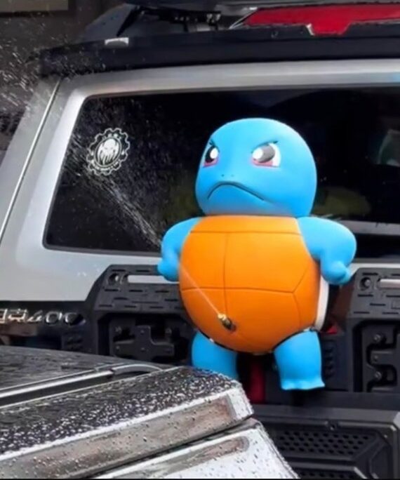 Vattenleksak i form av Squirtle