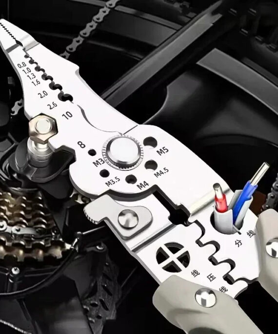 Multi functional electrician pliers