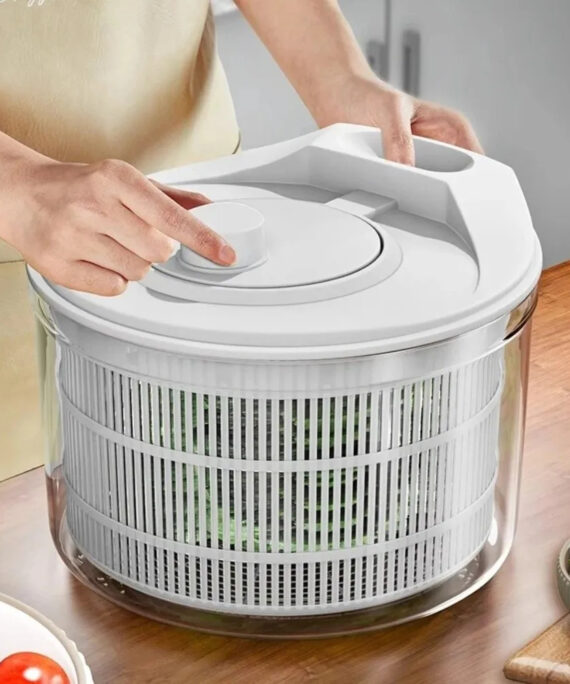 Manual salad spinner