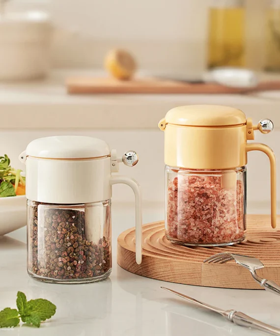 Moisture-proof spice jar with spoon
